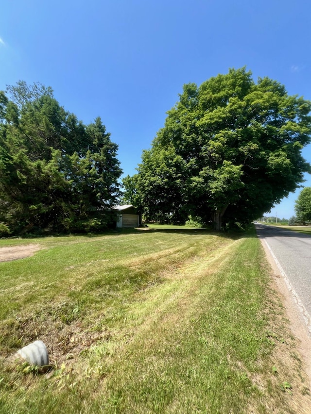 7220 W 64th St, Fremont, MI 49412 - view of green lawn