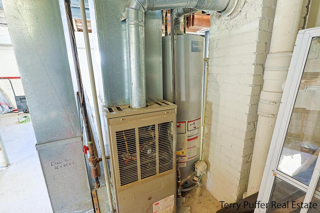 594 Oak Ave, Muskegon, MI 49442 - utilities featuring gas water heater