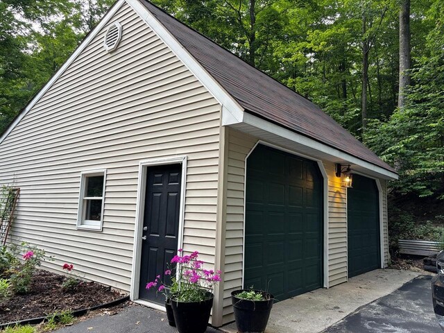 10520 S Dalzell Rd, Traverse City, MI 49684