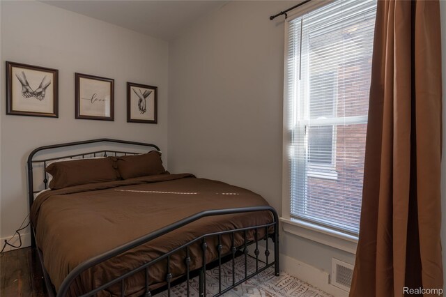 2547 Sheridan St, Detroit, MI 48214 - bedroom featuring baseboards