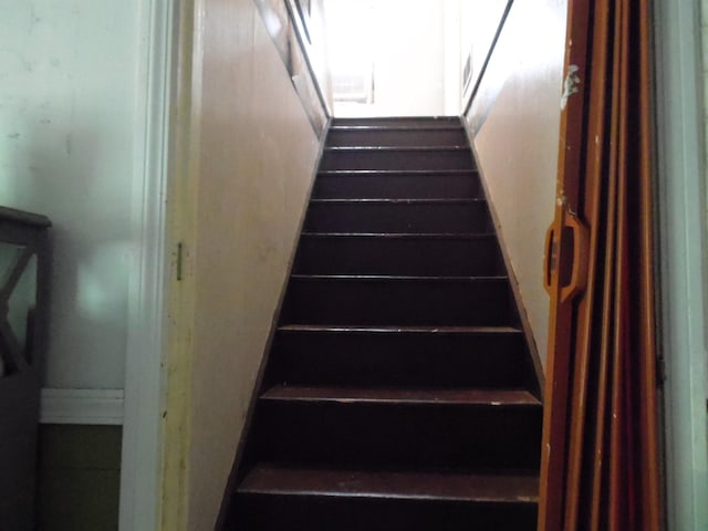 5294 Pinecrest, Prescott, MI 48756 - view of stairs