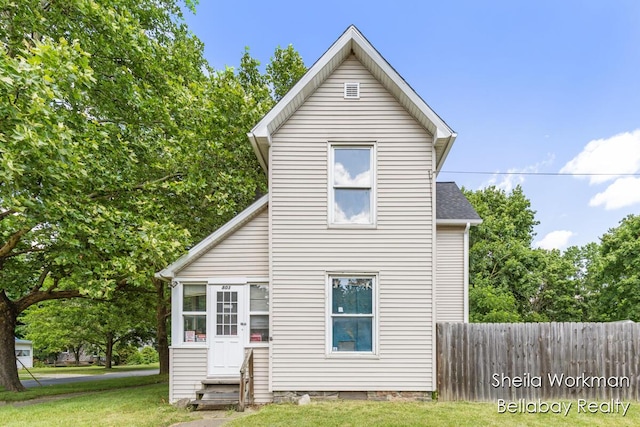 803 S Hanover St, Hastings, MI 49058 - back of property featuring entry steps