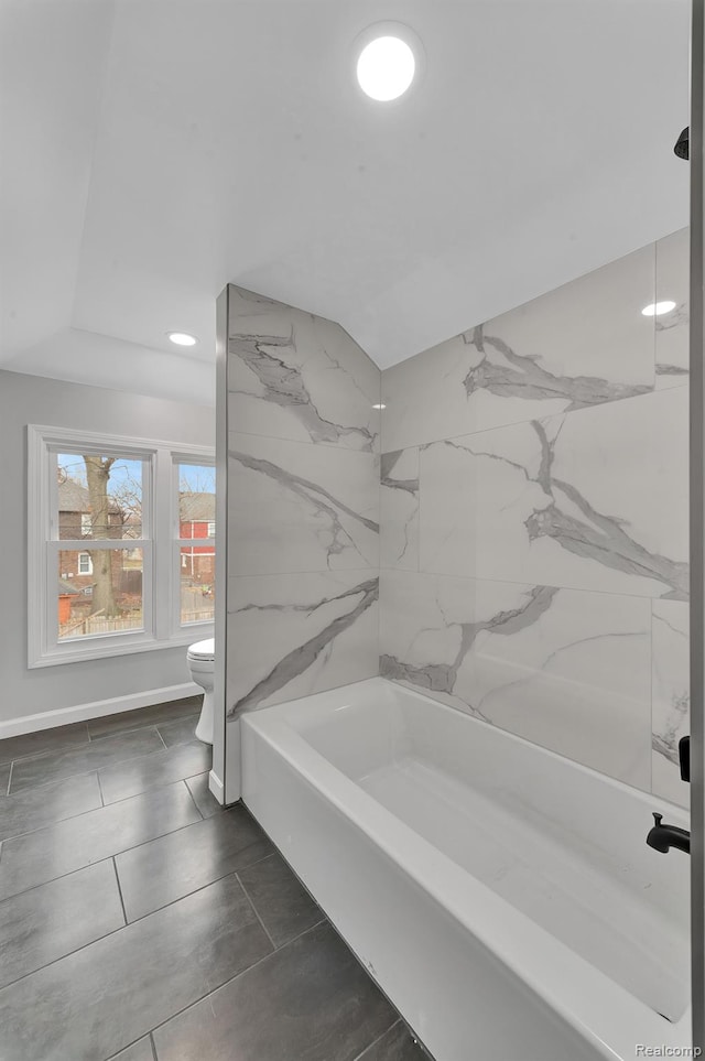 5291 Devonshire Rd, Detroit, MI 48224 - full bath featuring toilet and recessed lighting