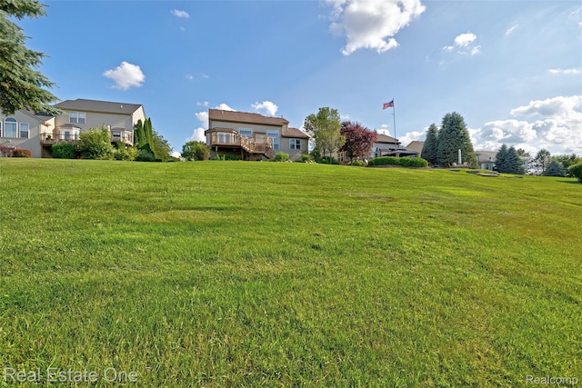 560 Boulder Lake Dr, Oxford, MI 48371 - view of green lawn