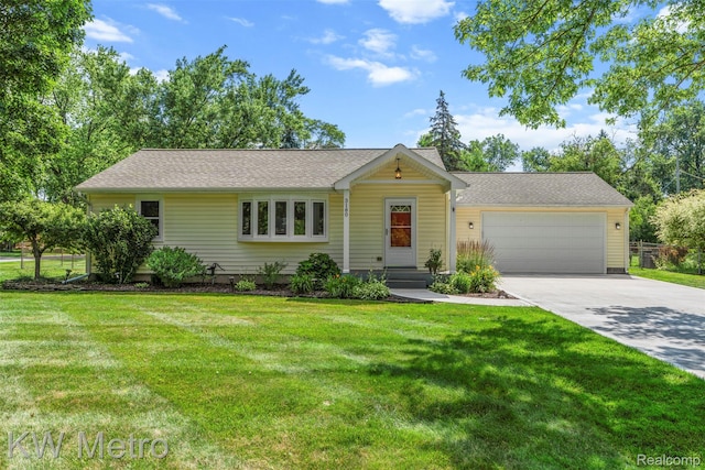 3180 Warringham Ave, Waterford, MI 48329 - view of front of property featuring driveway and a garage