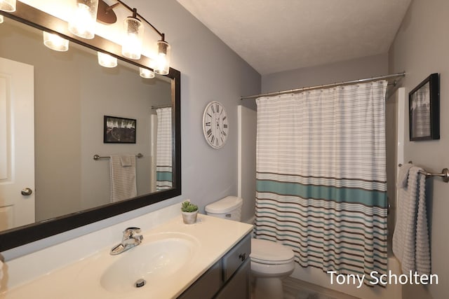 2956 Pebblestone Dr Unit 47, Hudsonville, MI 49426 - full bathroom featuring vanity and shower / bath combo