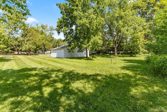 785 Tromley St, Inkster, MI 48141 - view of grassy yard