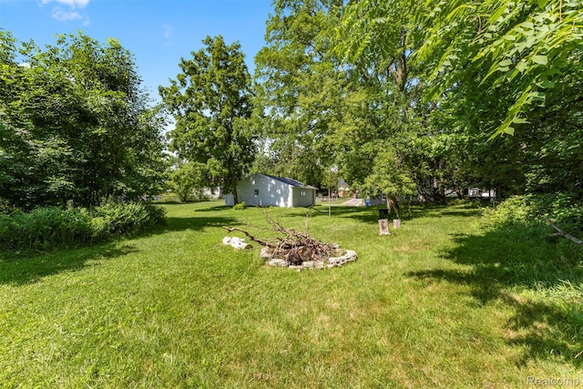 785 Tromley St, Inkster, MI 48141 - view of green lawn