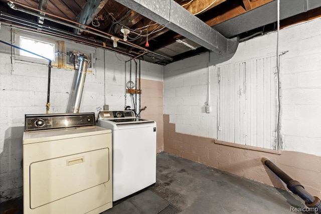 4200 Lois St, Dearborn, MI 48126 - laundry room with washer and dryer
