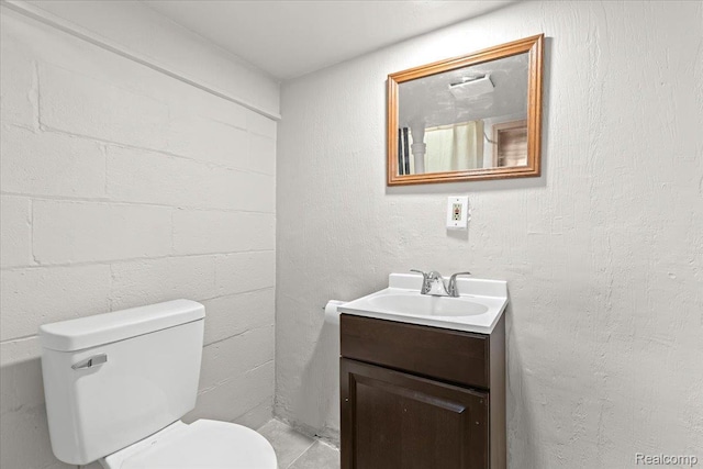 4200 Lois St, Dearborn, MI 48126 - bathroom with vanity and toilet