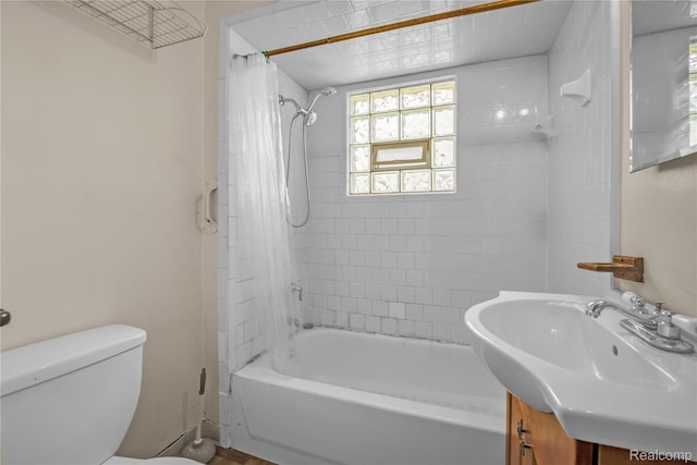 2147 Romeo St, Ferndale, MI 48220 - full bathroom featuring vanity and shower / tub combo with curtain