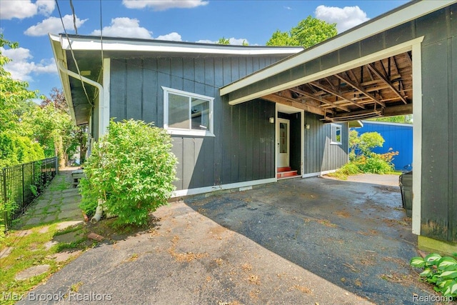 2840 Wall St, Keego Harbor, MI 48320 - view of front of property featuring a patio area and a carport