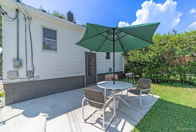 20892 Dean St, Warren, MI 48091 - view of patio