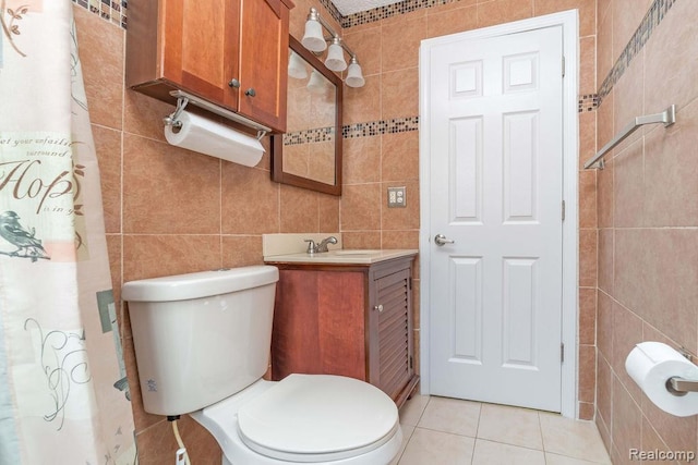 20892 Dean St, Warren, MI 48091 - bathroom featuring tile walls, vanity, and tile patterned flooring