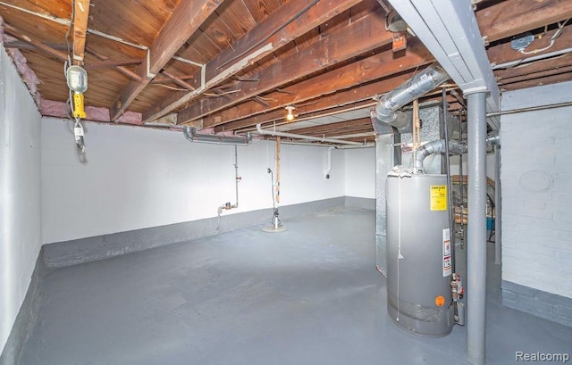 20892 Dean St, Warren, MI 48091 - unfinished below grade area featuring water heater