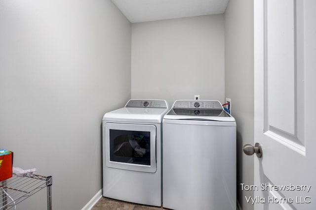 1698 Trent Ridge Ct NE, Cedar Springs, MI 49319 - laundry area with washing machine and dryer and baseboards