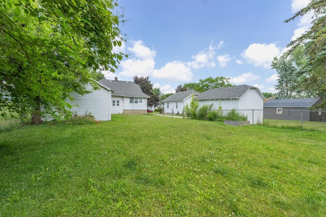 1234 Diamond Ave NE, Grand Rapids, MI 49505 - view of yard