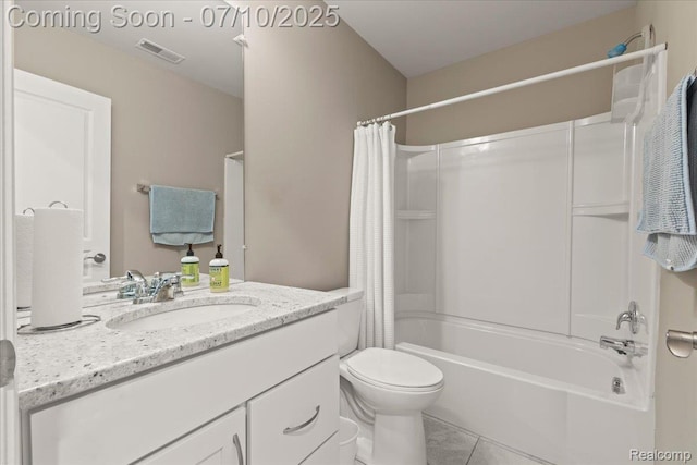 2582 Helmsdale Cir, Rochester, MI 48307 - bathroom with shower / bath combination with curtain and vanity