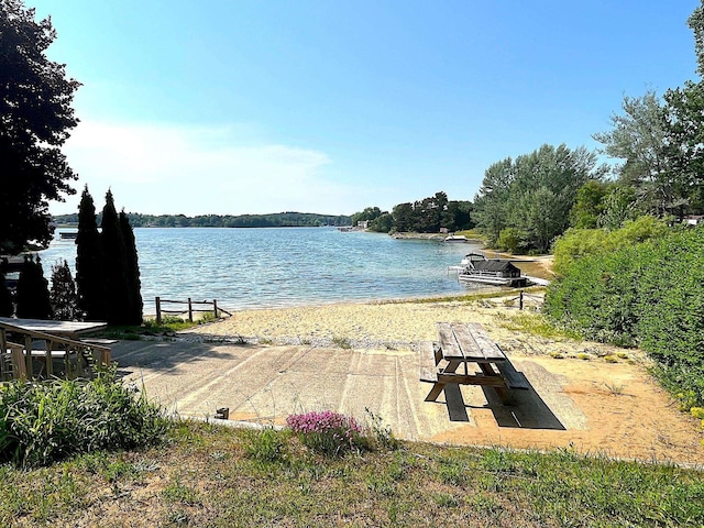 838 Meadow Dr, Traverse City, MI 49685 - view of property's community with a water view