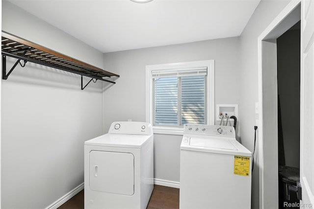 17652 Robert St, Melvindale, MI 48122 - laundry area featuring separate washer and dryer and baseboards