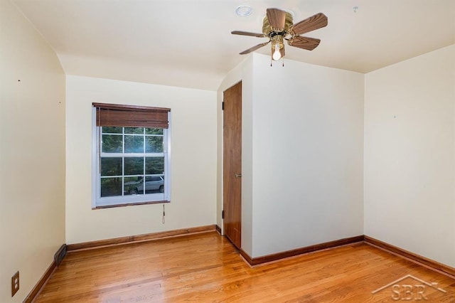2220 Mershon St, Saginaw, MI 48602 - spare room with light wood-style floors and a ceiling fan