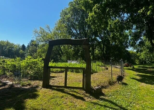 519 Hanover St, Concord, MI 49237 - view of gate