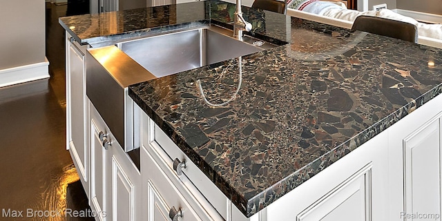 504 Landon St, Birmingham, MI 48009 - kitchen view of dark stone counters