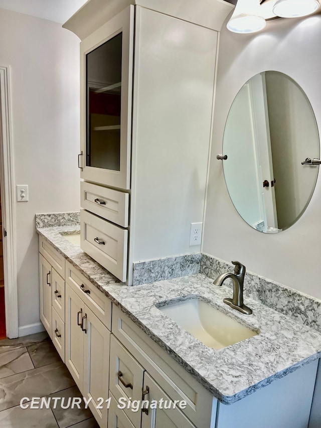 1751 Lathrup Ave, Saginaw, MI 48638 - full bath featuring double vanity