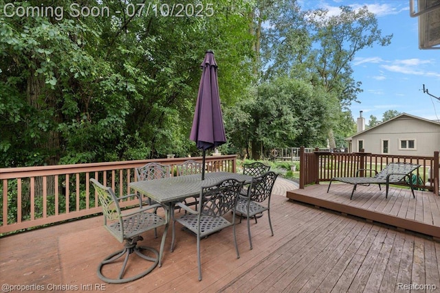 25426 Lindenwood Ln, Southfield, MI 48033 - deck featuring outdoor dining space