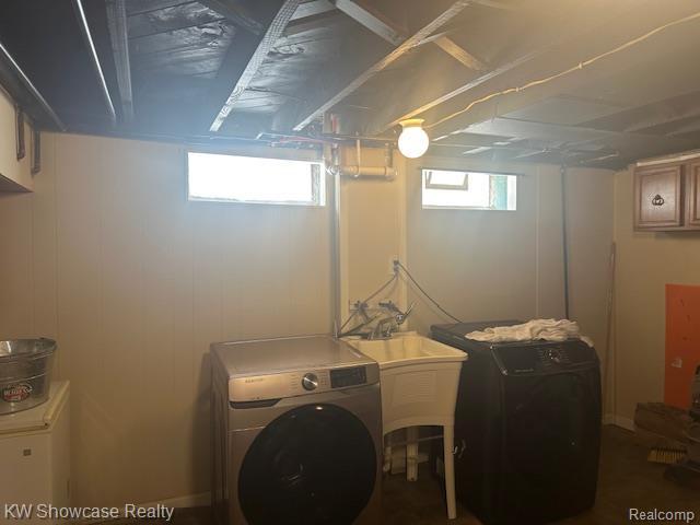 9624 Winston, Redford, MI 48239 - view of washroom