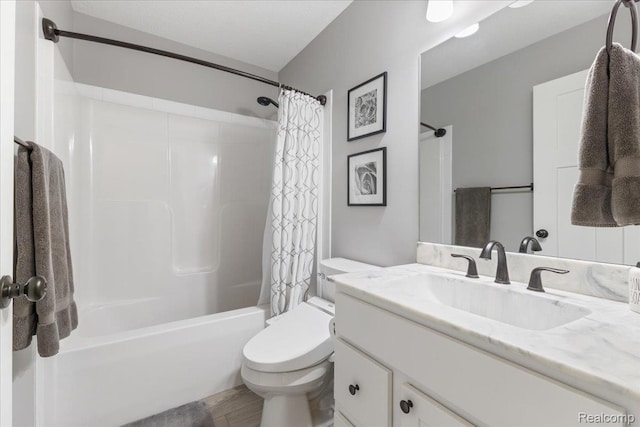 5606 Chatham Ln, Grand Blanc, MI 48439 - bathroom featuring vanity, shower / bath combo with shower curtain, and wood finished floors