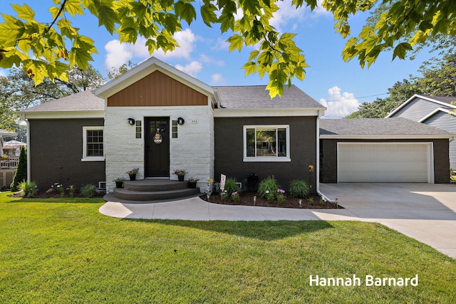 304 Dewitt Ln, Spring Lake, MI 49456