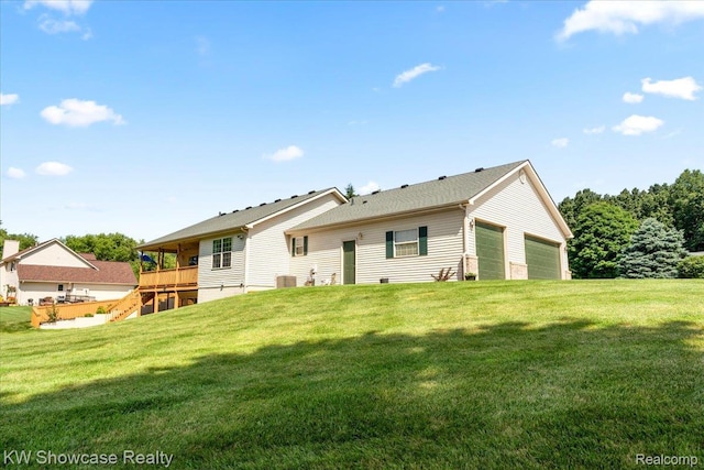 5037 Scheuners Way, Howell, MI 48843 - back of house with a yard