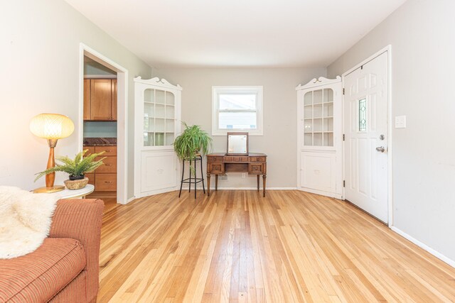 275 Highlake Ave, Ann Arbor, MI 48103