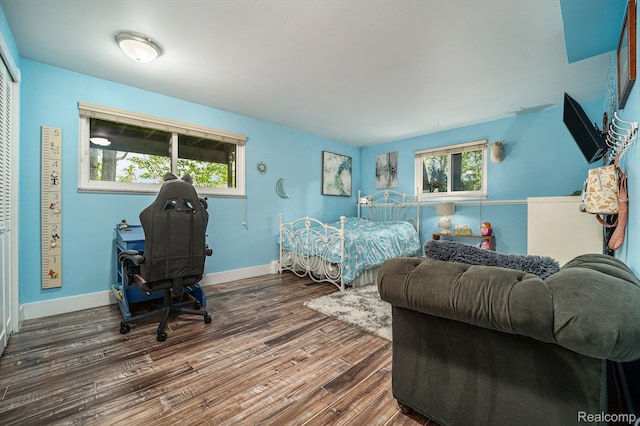 4729 Curtis Ln, Clarkston, MI 48346 - bedroom with wood finished floors and baseboards