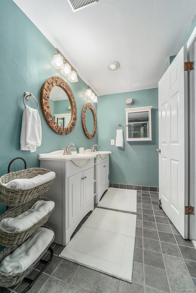 4729 Curtis Ln, Clarkston, MI 48346 - bathroom featuring vanity