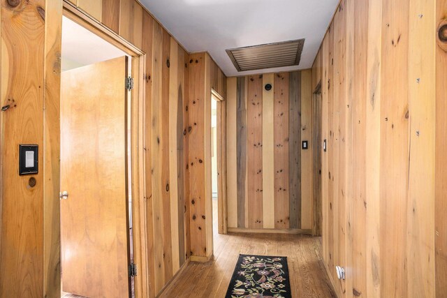 929 N Park Rd, Benton Harbor, MI 49022 - hallway with wood finished floors