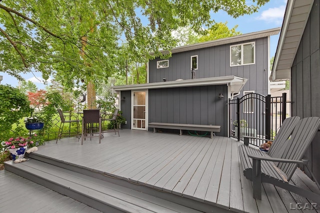 3129 Oakshade Dr, Manitou Beach, MI 49253 - wooden deck with a gate