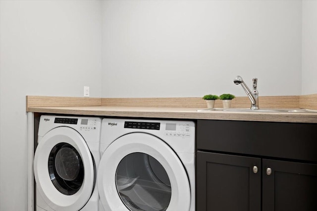 230 Cavelier Ave, Saint Joseph, MI 49085 - laundry room with washing machine and clothes dryer and a sink