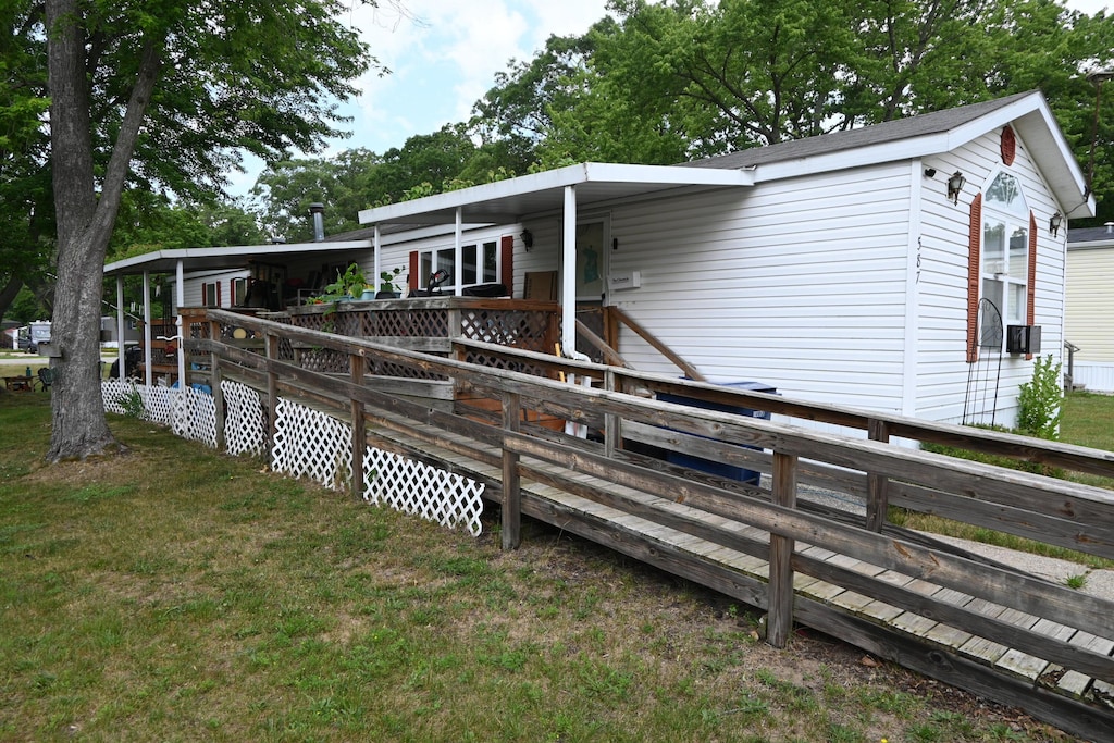 587 Harvest Ln, Muskegon, MI 49442 - photo 2