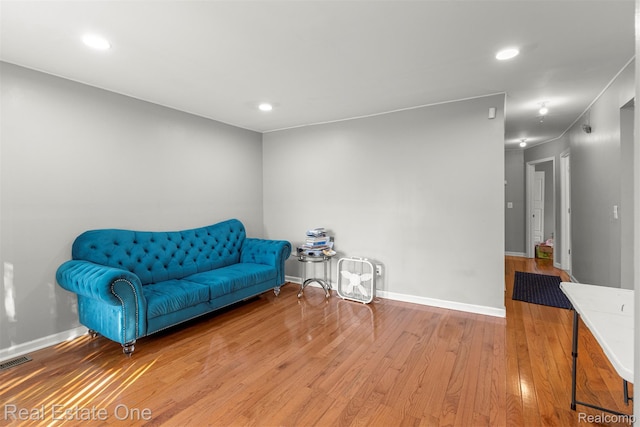 496 Lenoir Ave, River Rouge, MI 48218 - sitting room featuring wood finished floors and recessed lighting
