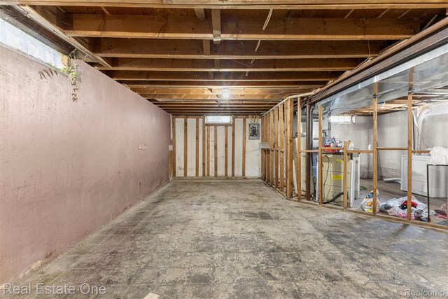 496 Lenoir Ave, River Rouge, MI 48218 - below grade area featuring washer / clothes dryer