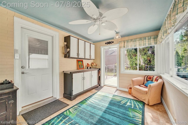 1726 Oxford Rd, Berkley, MI 48072 - bar with ceiling fan