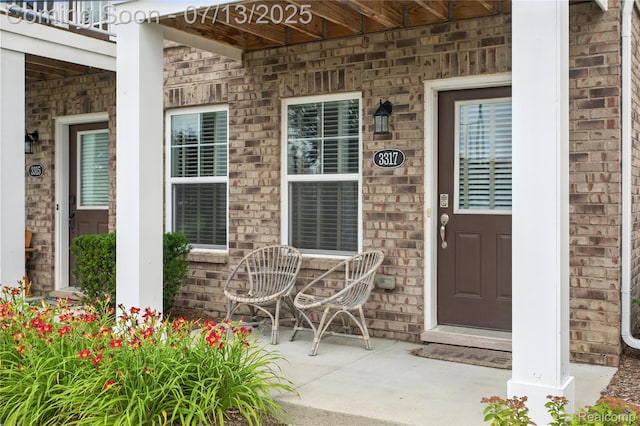 3317 Parkways Blvd, Auburn Hills, MI 48326 - property entrance with a porch