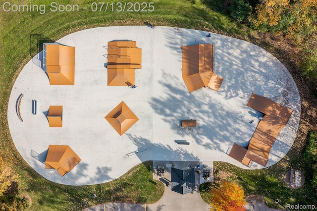 3317 Parkways Blvd, Auburn Hills, MI 48326 - drone / aerial view