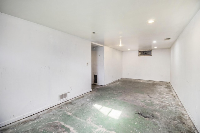 924 Royce Ave, Kalamazoo, MI 49001 - finished basement featuring recessed lighting