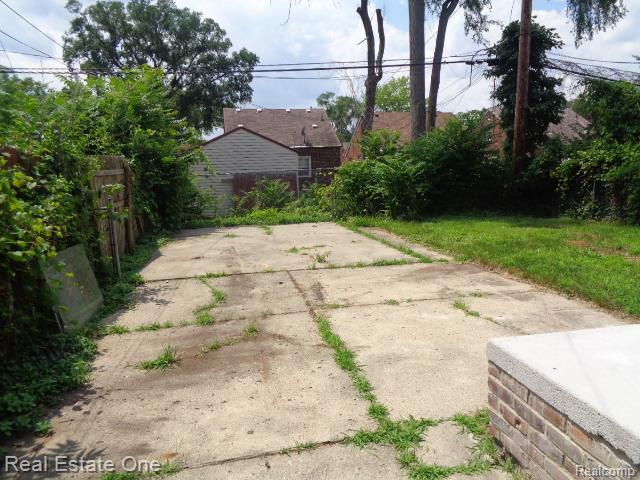 18259 Pinehurst St, Detroit, MI 48221 - view of patio / terrace