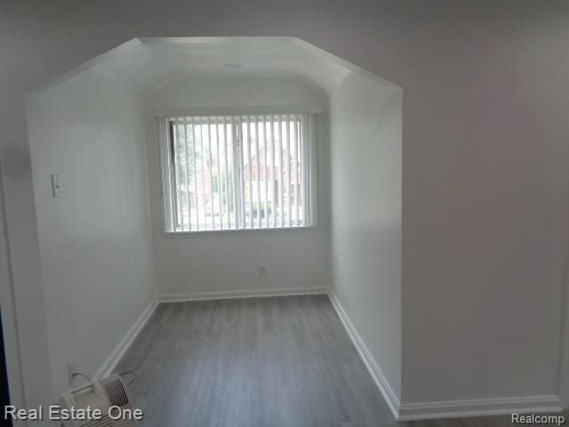 18259 Pinehurst St, Detroit, MI 48221 - bonus room with wood finished floors and baseboards