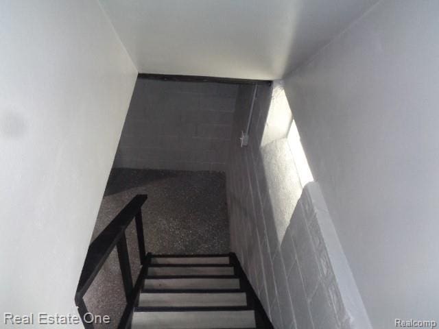 18259 Pinehurst St, Detroit, MI 48221 - view of staircase