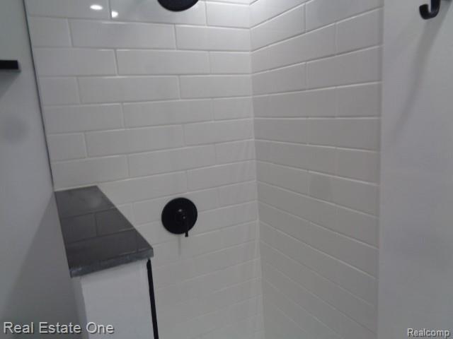 18259 Pinehurst St, Detroit, MI 48221 - bathroom view of a tile shower